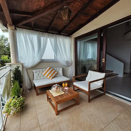 Anadora Apartment