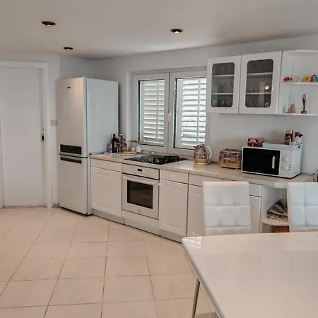 Anadora Apartment
